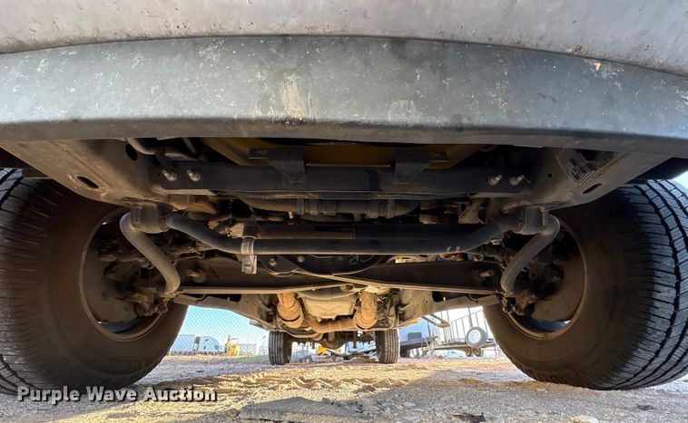 image for item ES5587 2019 Ford F350 Super Duty utility bed pickup truck