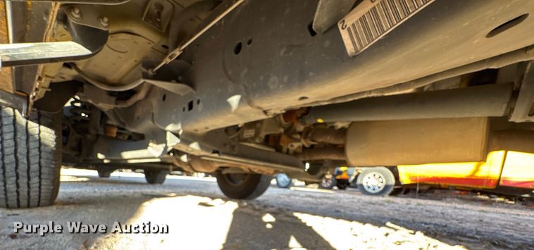 image for item ES5587 2019 Ford F350 Super Duty utility bed pickup truck