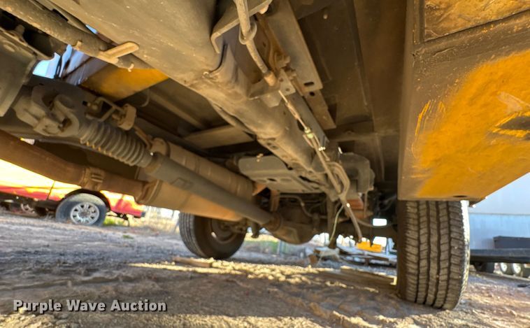 image for item ES5587 2019 Ford F350 Super Duty utility bed pickup truck