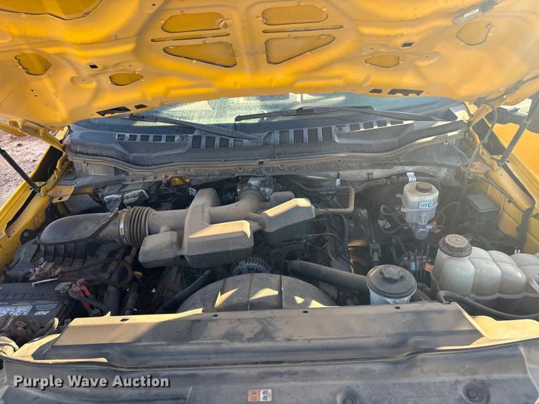 image for item ES5587 2019 Ford F350 Super Duty utility bed pickup truck