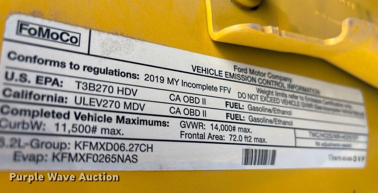 image for item ES5587 2019 Ford F350 Super Duty utility bed pickup truck