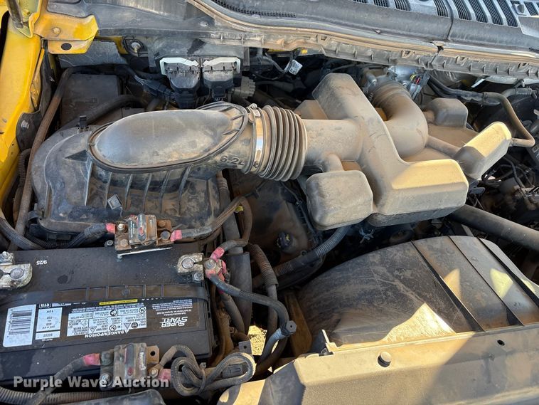 image for item ES5587 2019 Ford F350 Super Duty utility bed pickup truck