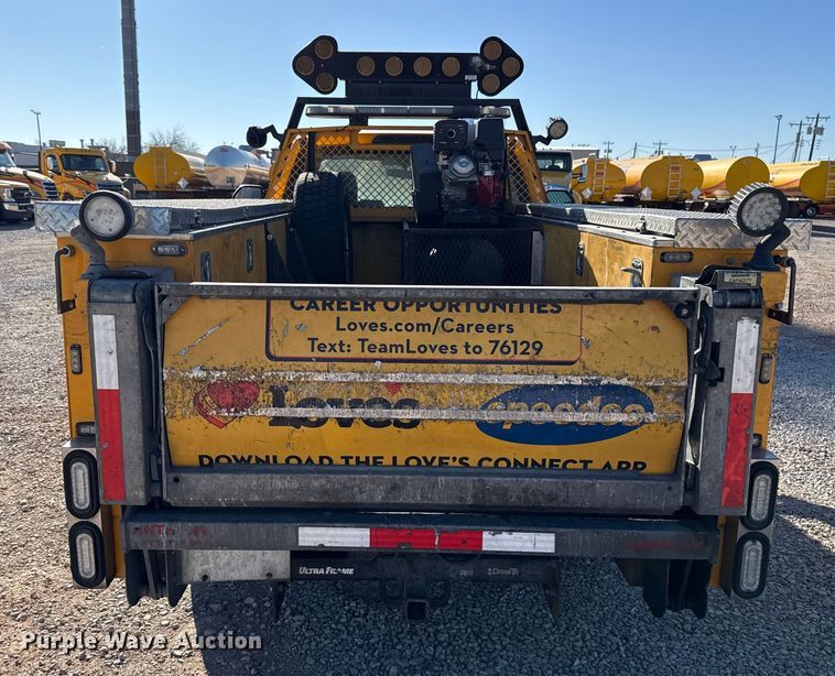 image for item ES5588 2020 Ford F350 Super Duty utility bed pickup truck