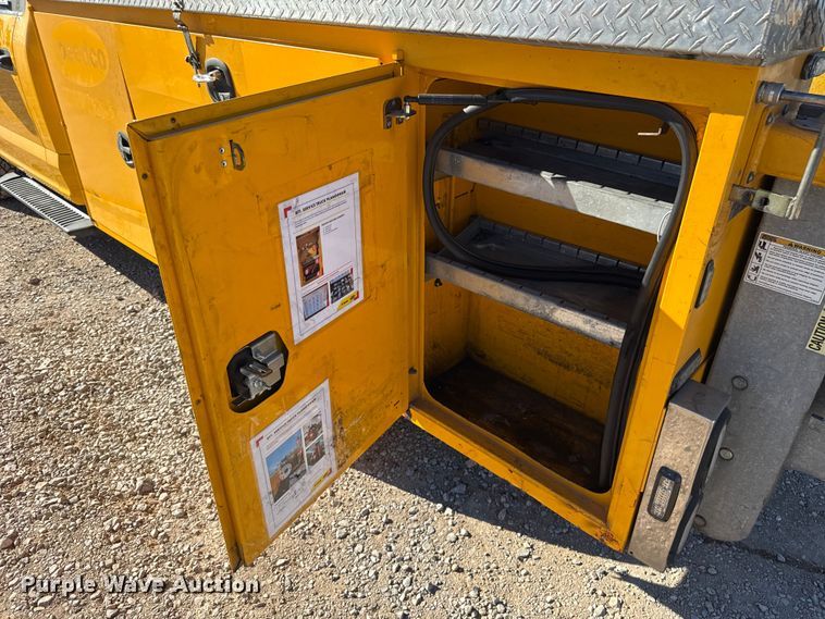 image for item ES5588 2020 Ford F350 Super Duty utility bed pickup truck