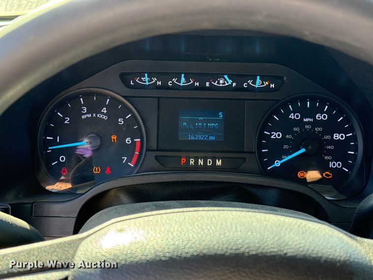 image for item ES5588 2020 Ford F350 Super Duty utility bed pickup truck