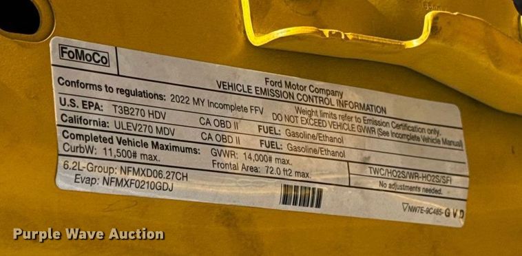 image for item ES5591 2022 Ford F350 Super Duty utility bed pickup truck