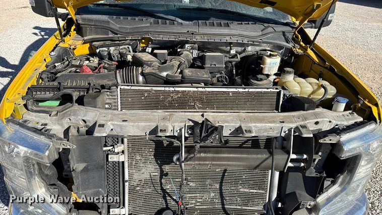 image for item ES5591 2022 Ford F350 Super Duty utility bed pickup truck