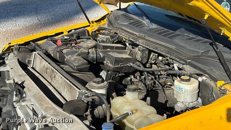 image for item ES5591 2022 Ford F350 Super Duty utility bed pickup truck