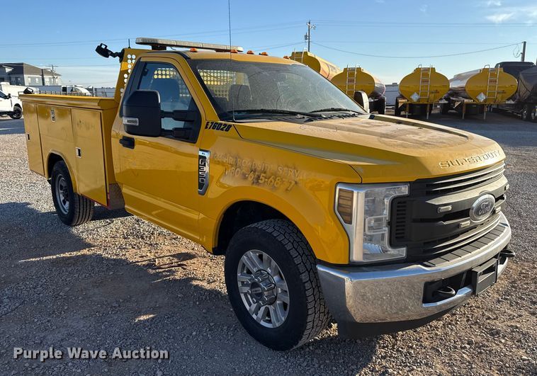 image for item ES5594 2019 Ford F350 Super Duty XL utility bed pickup truck