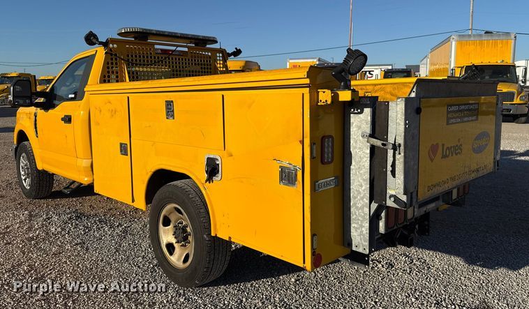 image for item ES5594 2019 Ford F350 Super Duty XL utility bed pickup truck