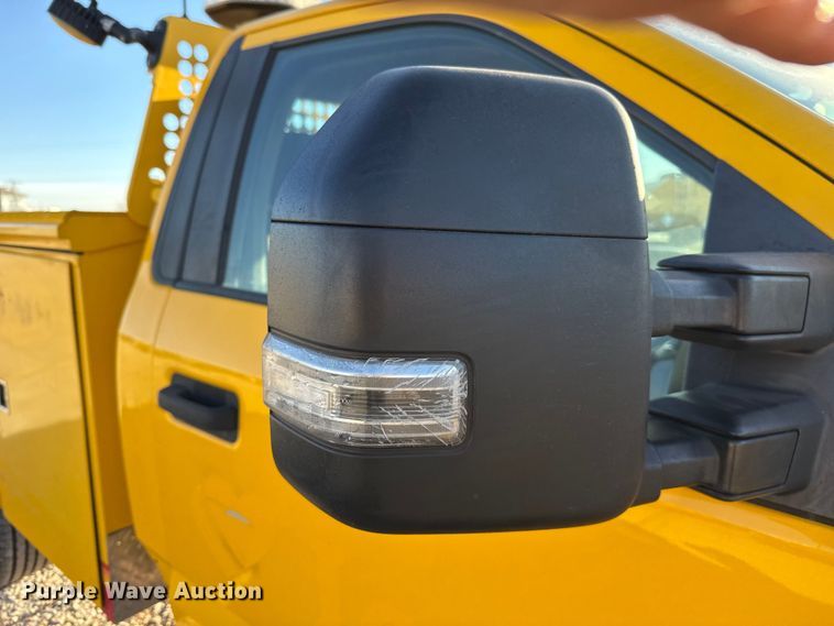 image for item ES5594 2019 Ford F350 Super Duty XL utility bed pickup truck