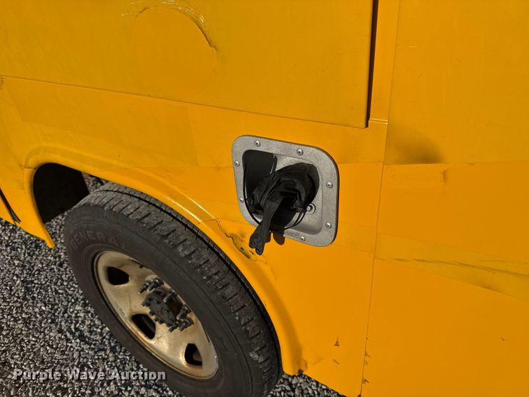 image for item ES5594 2019 Ford F350 Super Duty XL utility bed pickup truck