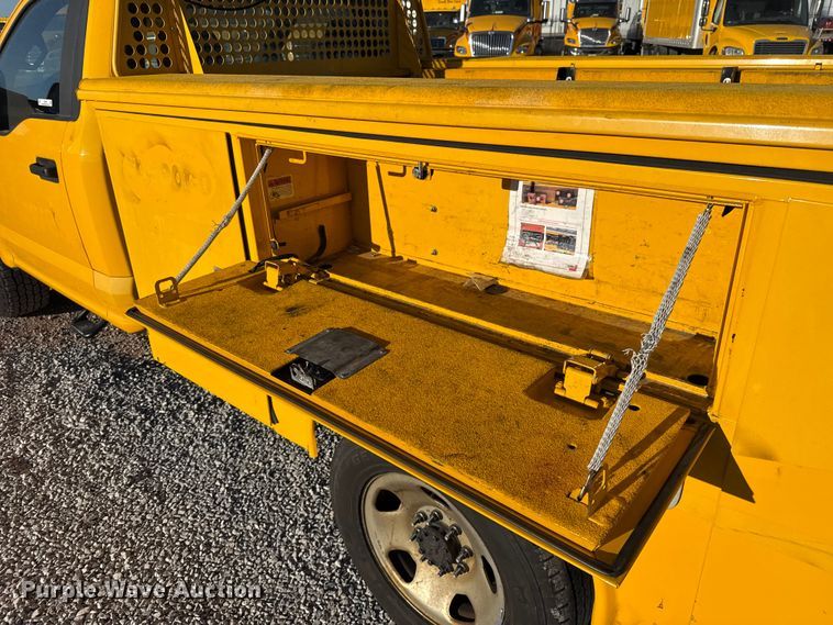 image for item ES5594 2019 Ford F350 Super Duty XL utility bed pickup truck