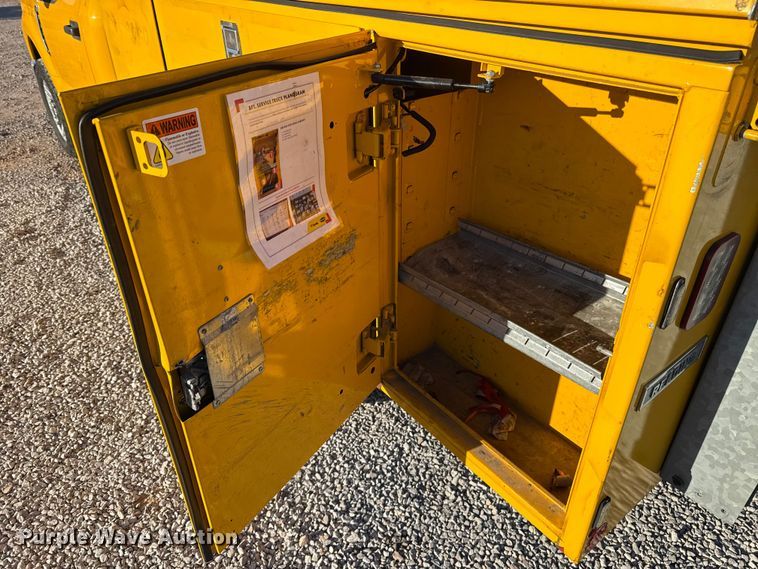 image for item ES5594 2019 Ford F350 Super Duty XL utility bed pickup truck