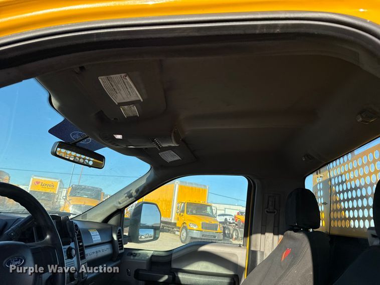 image for item ES5594 2019 Ford F350 Super Duty XL utility bed pickup truck