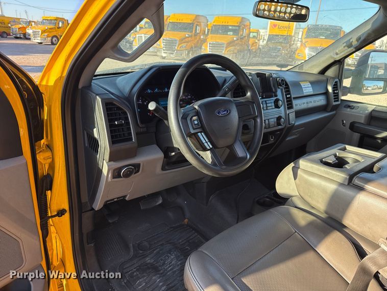 image for item ES5594 2019 Ford F350 Super Duty XL utility bed pickup truck