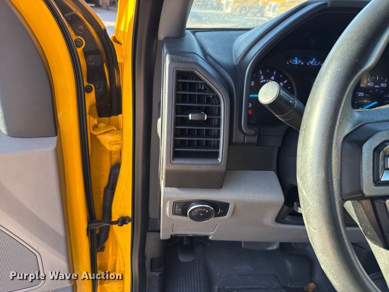 image for item ES5594 2019 Ford F350 Super Duty XL utility bed pickup truck