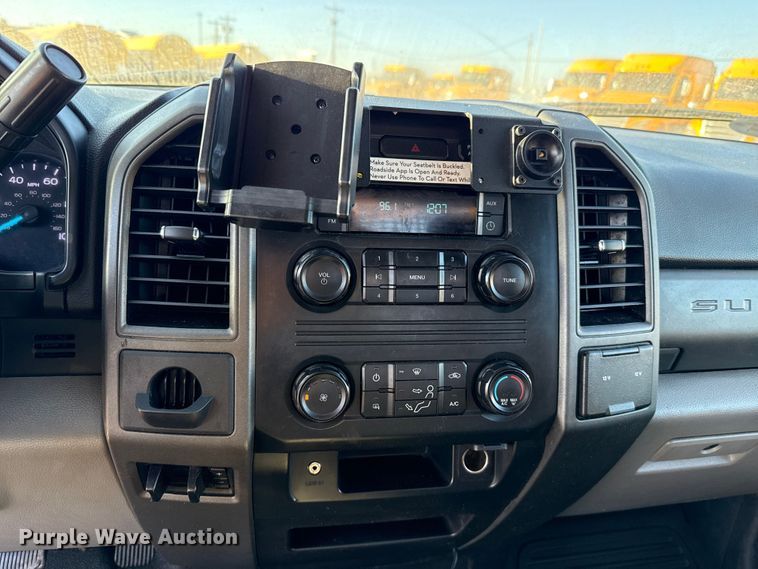 image for item ES5594 2019 Ford F350 Super Duty XL utility bed pickup truck