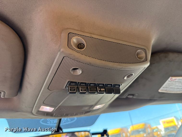 image for item ES5594 2019 Ford F350 Super Duty XL utility bed pickup truck