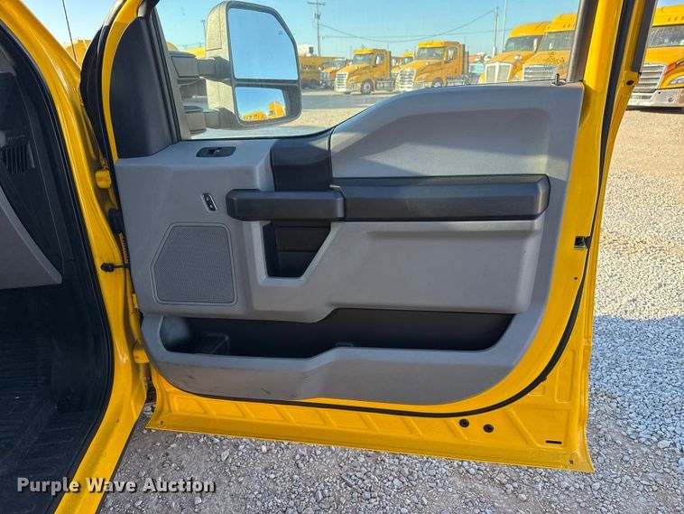 image for item ES5594 2019 Ford F350 Super Duty XL utility bed pickup truck