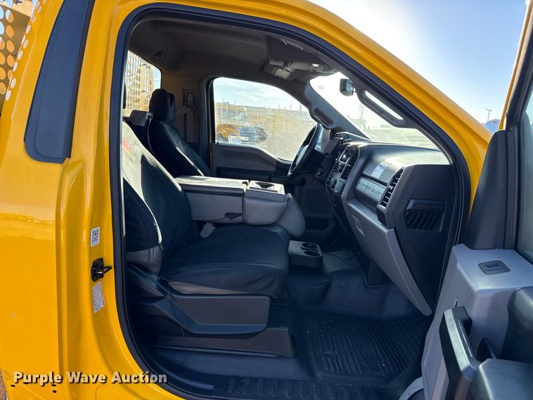 image for item ES5594 2019 Ford F350 Super Duty XL utility bed pickup truck