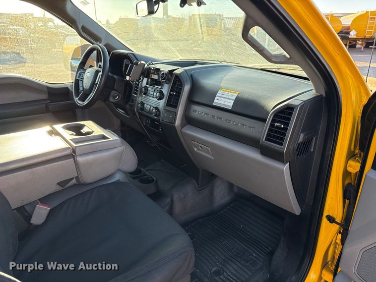 image for item ES5594 2019 Ford F350 Super Duty XL utility bed pickup truck