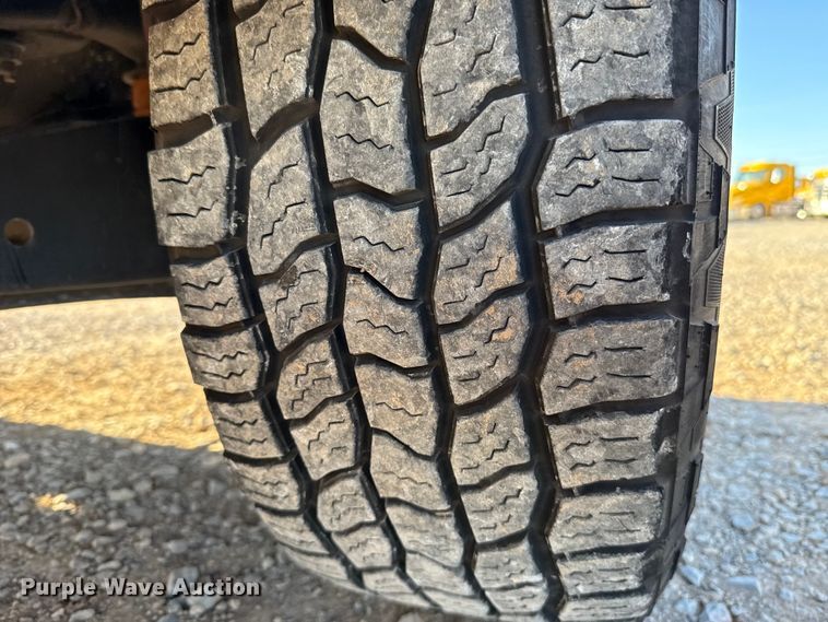 image for item ES5594 2019 Ford F350 Super Duty XL utility bed pickup truck