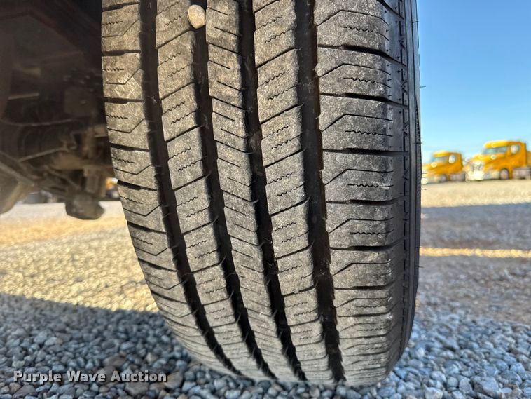 image for item ES5594 2019 Ford F350 Super Duty XL utility bed pickup truck