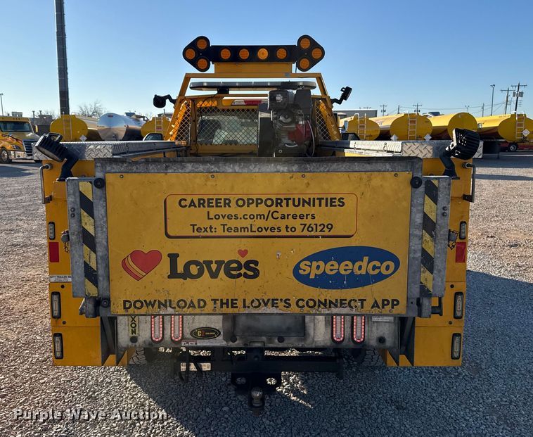 image for item ES5595 2022 Ford F350 Super Duty utility bed pickup truck