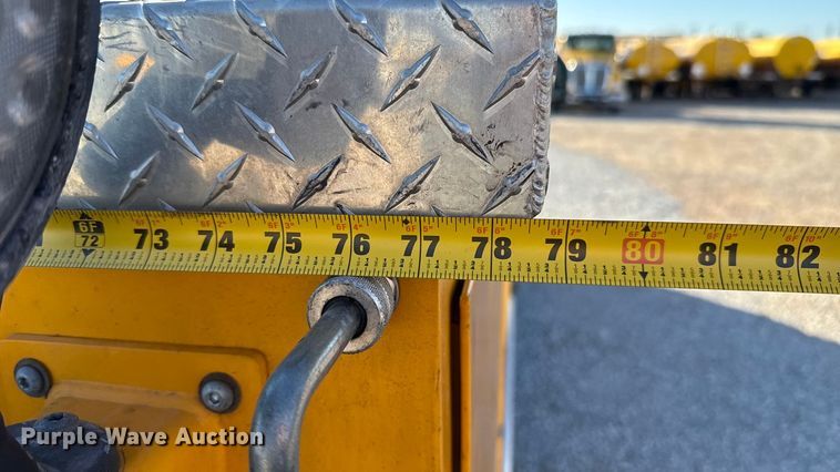 image for item ES5595 2022 Ford F350 Super Duty utility bed pickup truck