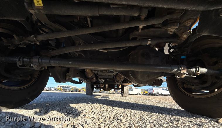 image for item ES5595 2022 Ford F350 Super Duty utility bed pickup truck