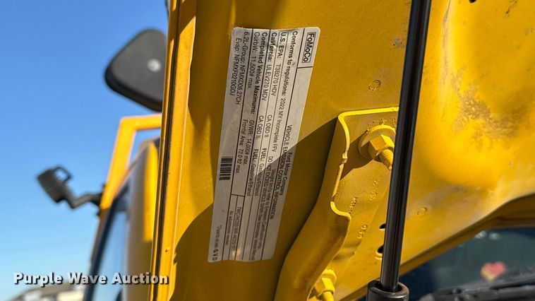 image for item ES5595 2022 Ford F350 Super Duty utility bed pickup truck