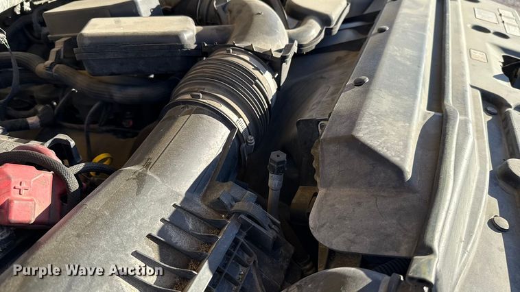 image for item ES5595 2022 Ford F350 Super Duty utility bed pickup truck