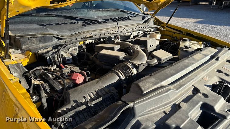 image for item ES5595 2022 Ford F350 Super Duty utility bed pickup truck