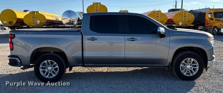 image for item ES5596 2023 Chevrolet Silverado 1500 Crew Cab pickup truck