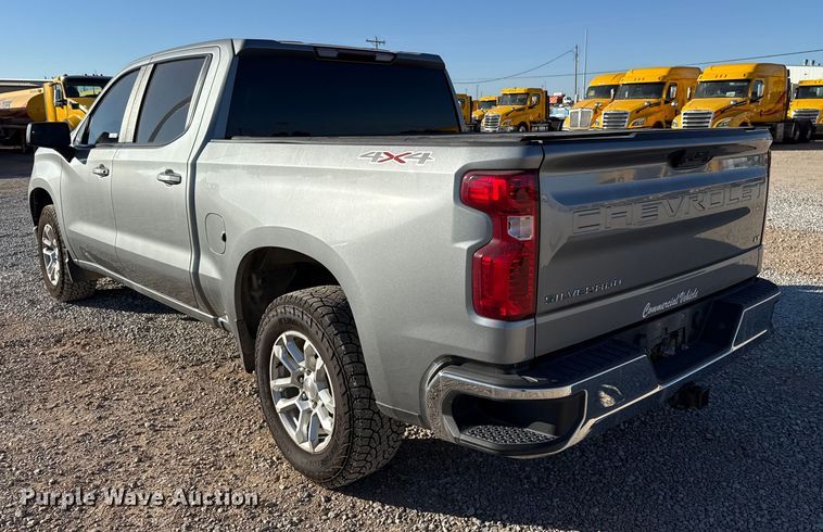 image for item ES5596 2023 Chevrolet Silverado 1500 Crew Cab pickup truck