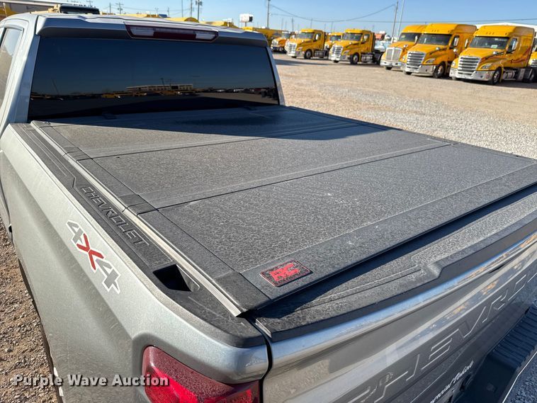 image for item ES5596 2023 Chevrolet Silverado 1500 Crew Cab pickup truck