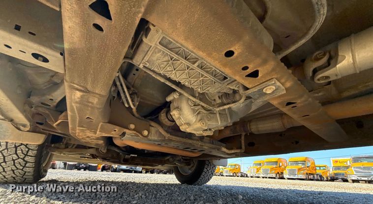 image for item ES5596 2023 Chevrolet Silverado 1500 Crew Cab pickup truck