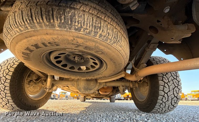 image for item ES5596 2023 Chevrolet Silverado 1500 Crew Cab pickup truck