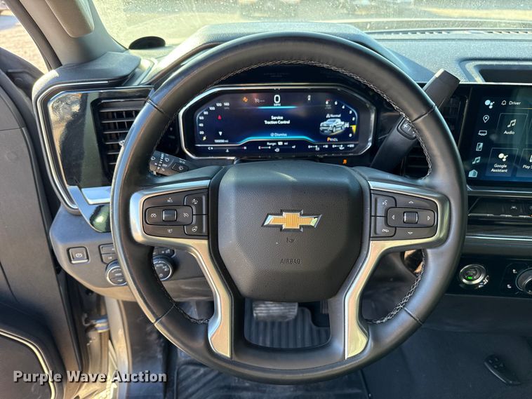 image for item ES5596 2023 Chevrolet Silverado 1500 Crew Cab pickup truck