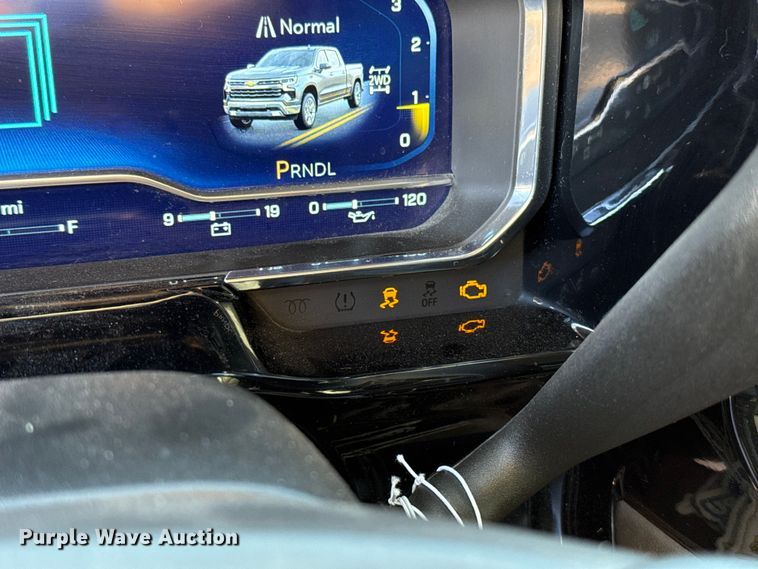 image for item ES5596 2023 Chevrolet Silverado 1500 Crew Cab pickup truck