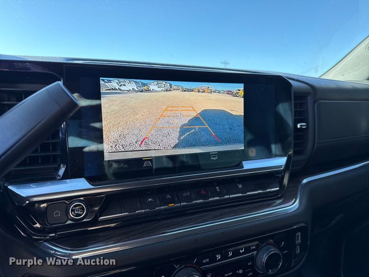 image for item ES5596 2023 Chevrolet Silverado 1500 Crew Cab pickup truck