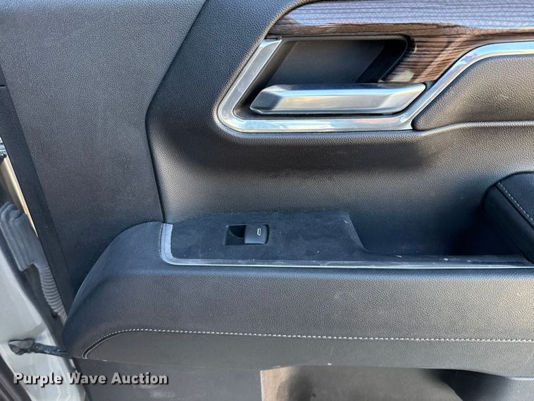 image for item ES5596 2023 Chevrolet Silverado 1500 Crew Cab pickup truck