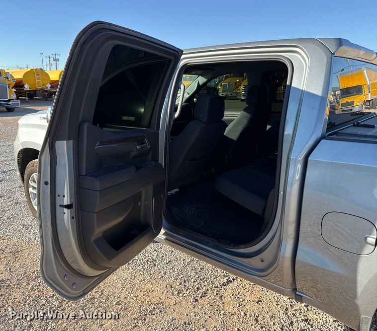 image for item ES5596 2023 Chevrolet Silverado 1500 Crew Cab pickup truck