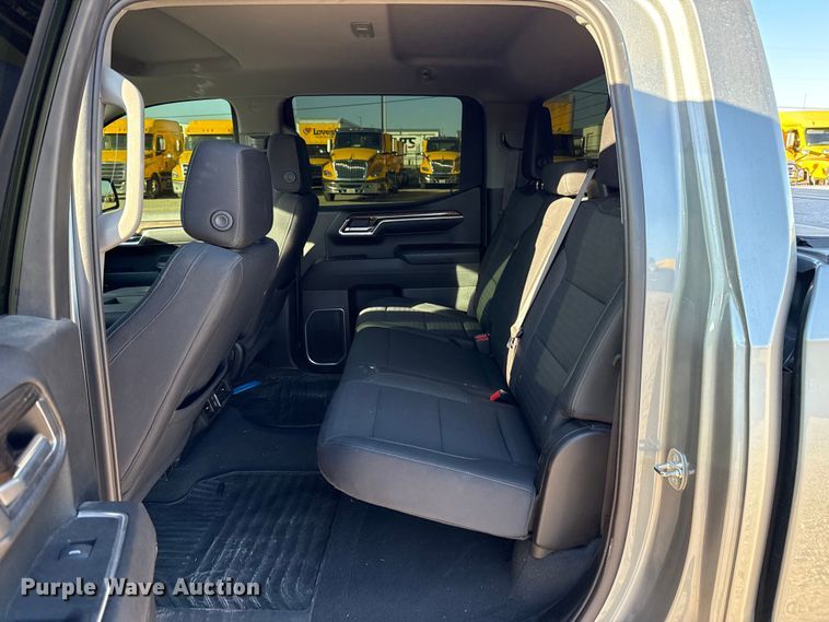 image for item ES5596 2023 Chevrolet Silverado 1500 Crew Cab pickup truck