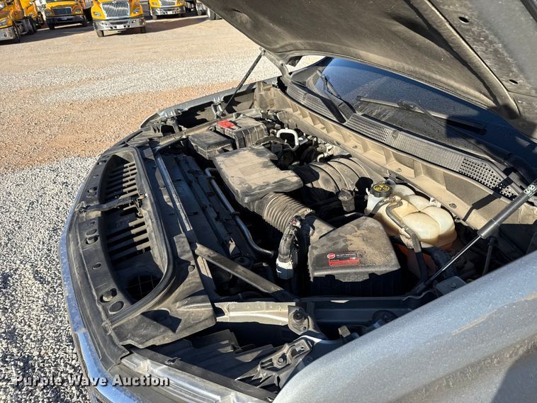 image for item ES5596 2023 Chevrolet Silverado 1500 Crew Cab pickup truck