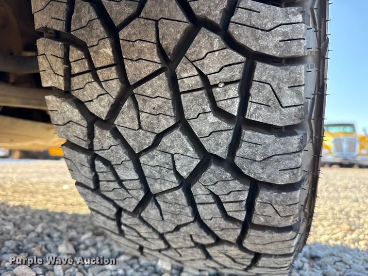 image for item ES5596 2023 Chevrolet Silverado 1500 Crew Cab pickup truck