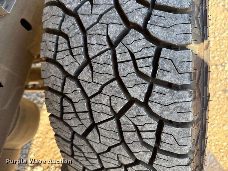 image for item ES5596 2023 Chevrolet Silverado 1500 Crew Cab pickup truck