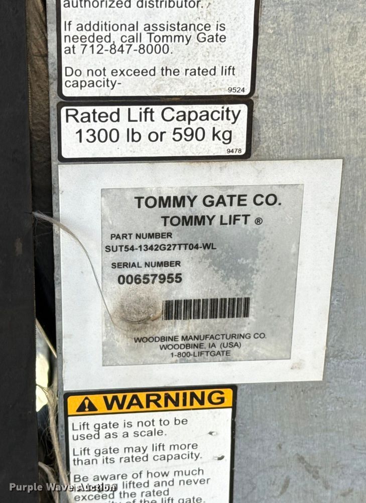 image for item ES5597 2019 Ford F350 Super Duty utility bed pickup truck