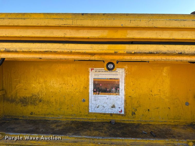 image for item ES5597 2019 Ford F350 Super Duty utility bed pickup truck